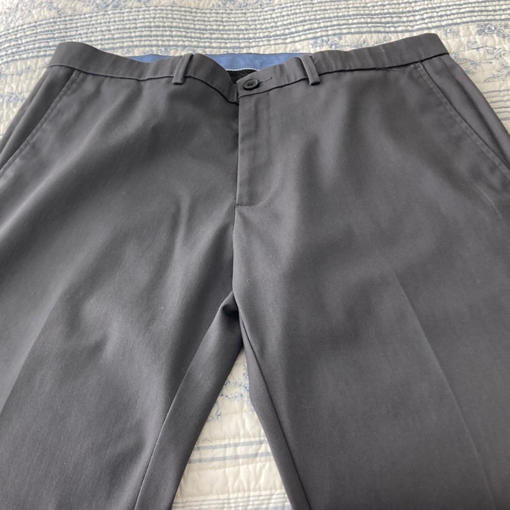 Haggar Men's Gray Pants. $5 Price is as low as it can go! In New Condition ‼️